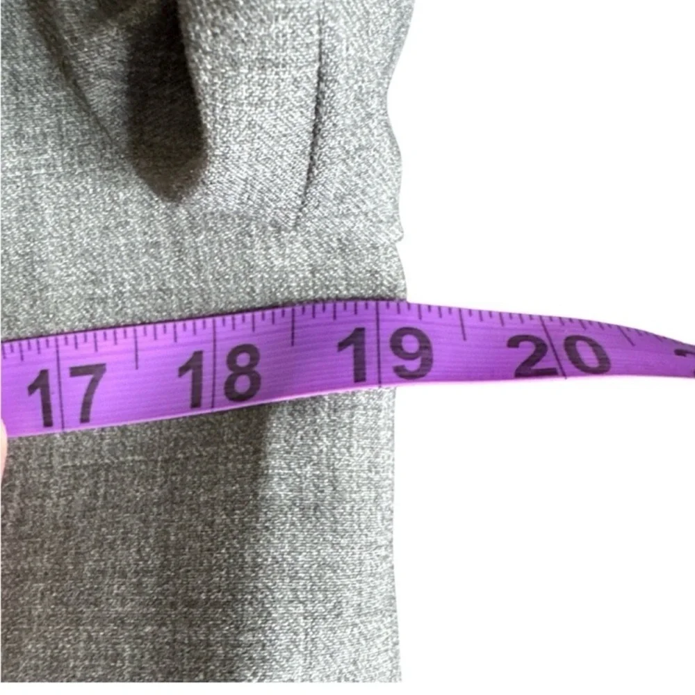 MANGO Gray Double-Breasted
Cropped Blazer, Size S. - Picture 13 of 15